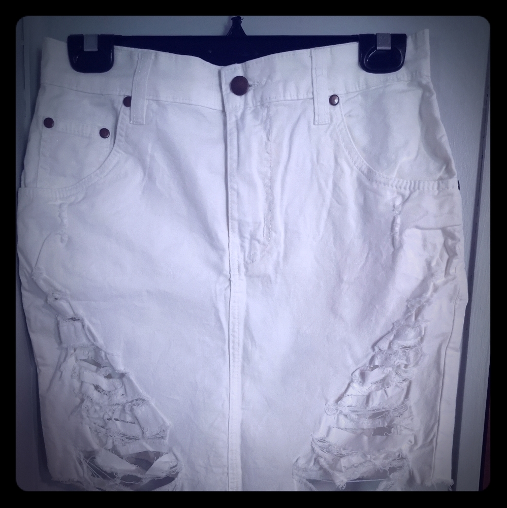 💮NWT!  PLT White Jeans Skirt 💮